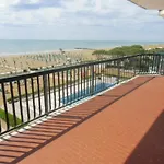 Il Panfilo Sul Mare *